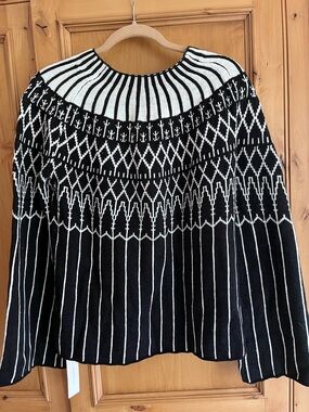 Commense Black and White Nordic-Pattern Cowl Sweater
